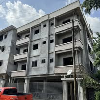 Immeuble R+3 — façade — Douala, 2025