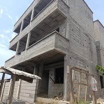 Chantier R+2 en cours — Douala, 2024