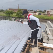 Pose de couverture — Douala, 2025